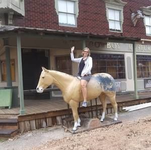 Meet your Posher, Rhonda